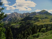 66 Vista sulla conca di San Simone e Baita del camoscio